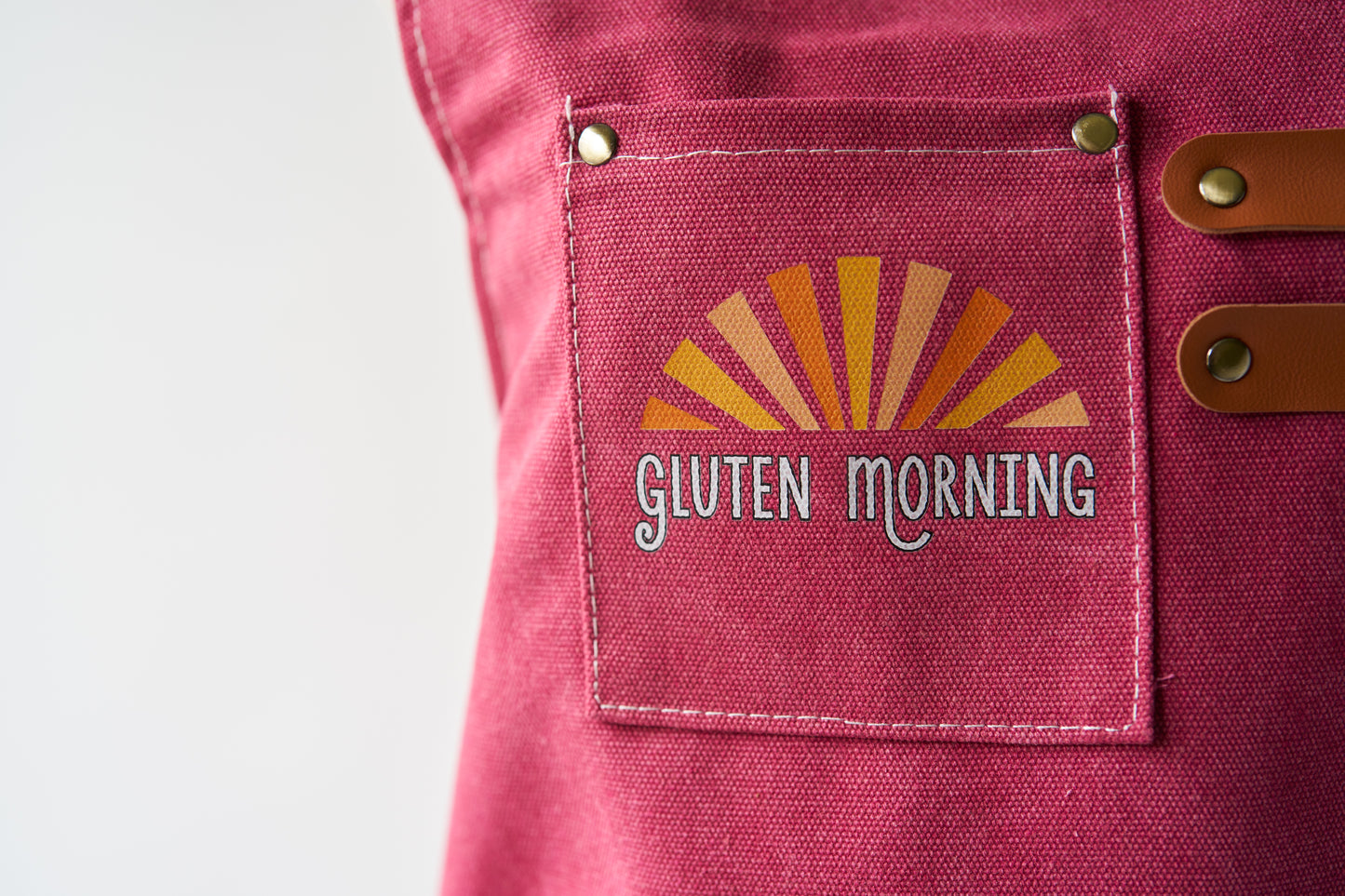 Pink 'Gluten morning' apron